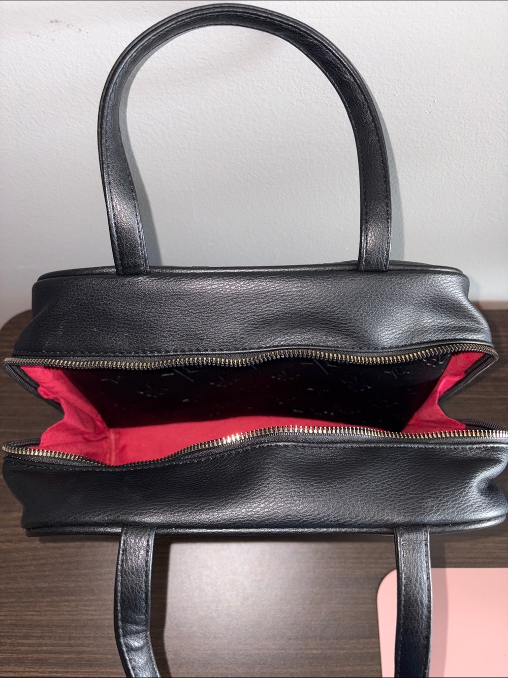 Adrienne Vittadini Cosmetic Case & Pouch 🖤 - Picture 6 of 11
